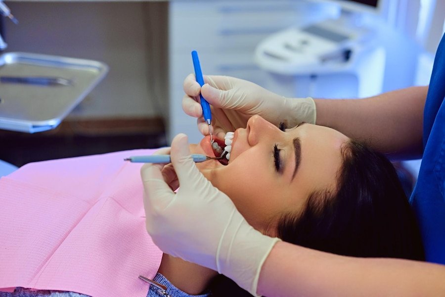 teeth whitening dentist in Vasundhara.