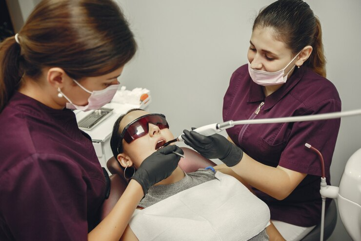 Best Cosmetic Dentistry Doctors in Vasundhara