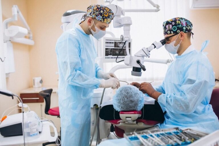Best Dental Implant Surgeon in Indirapuram