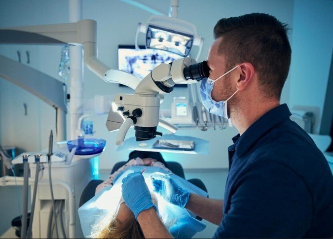 Dental Implant surgeon in Vasundhara