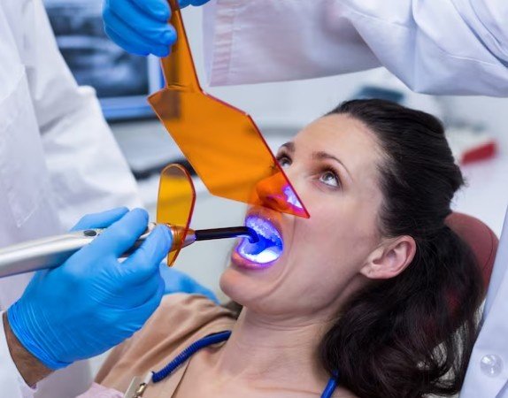 Best Teeth Whitening dentist in Sector 1, Vasundhara